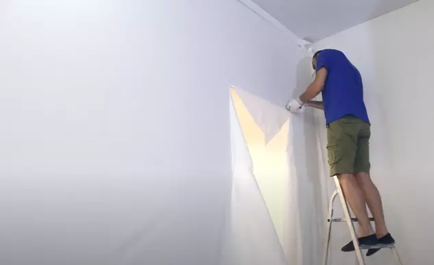 Натяжные стены белые